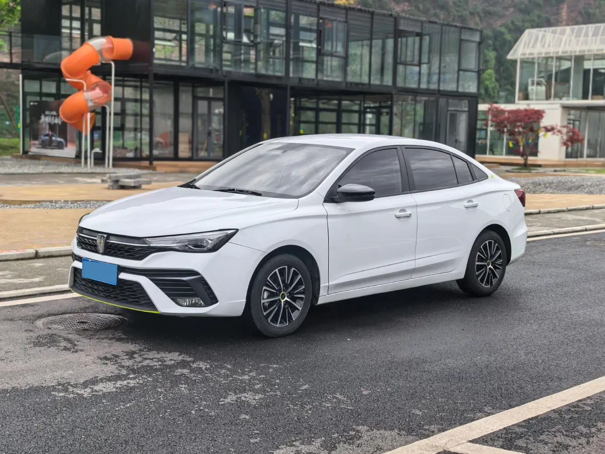 2021 Roewe i5 1.5L 120HP L4 5MT,autocango,china used car exporter,china ev exporter,chinese used car exporter,chinese used ev exporter