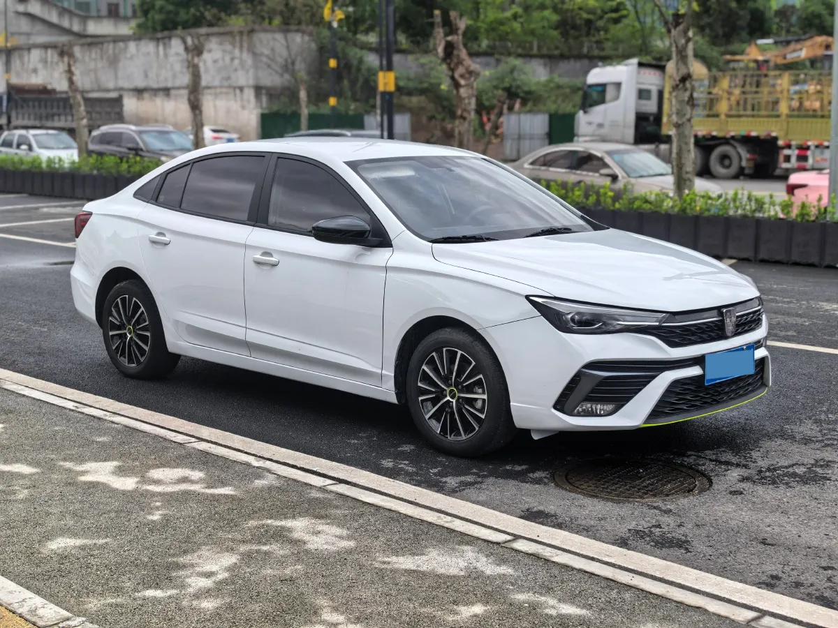 2021 Roewe i5 1.5L 120HP L4 5MT,autocango,china used car exporter,china ev exporter,chinese used car exporter,chinese used ev exporter