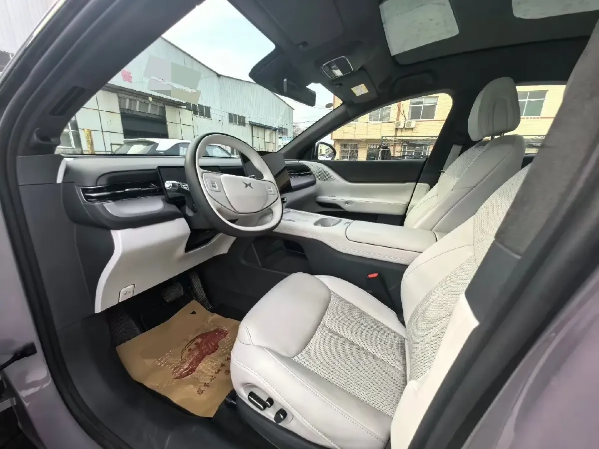 2025 Xpeng G6 BEV 68.5KWH,autocango,china used car exporter,china ev exporter,chinese used car exporter,chinese used ev exporter