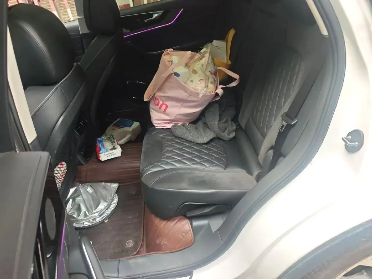 2019 HongQi HS5 2.0T 224HP L4 6AT,autocango,china used car exporter,china ev exporter,chinese used car exporter,chinese used ev exporter