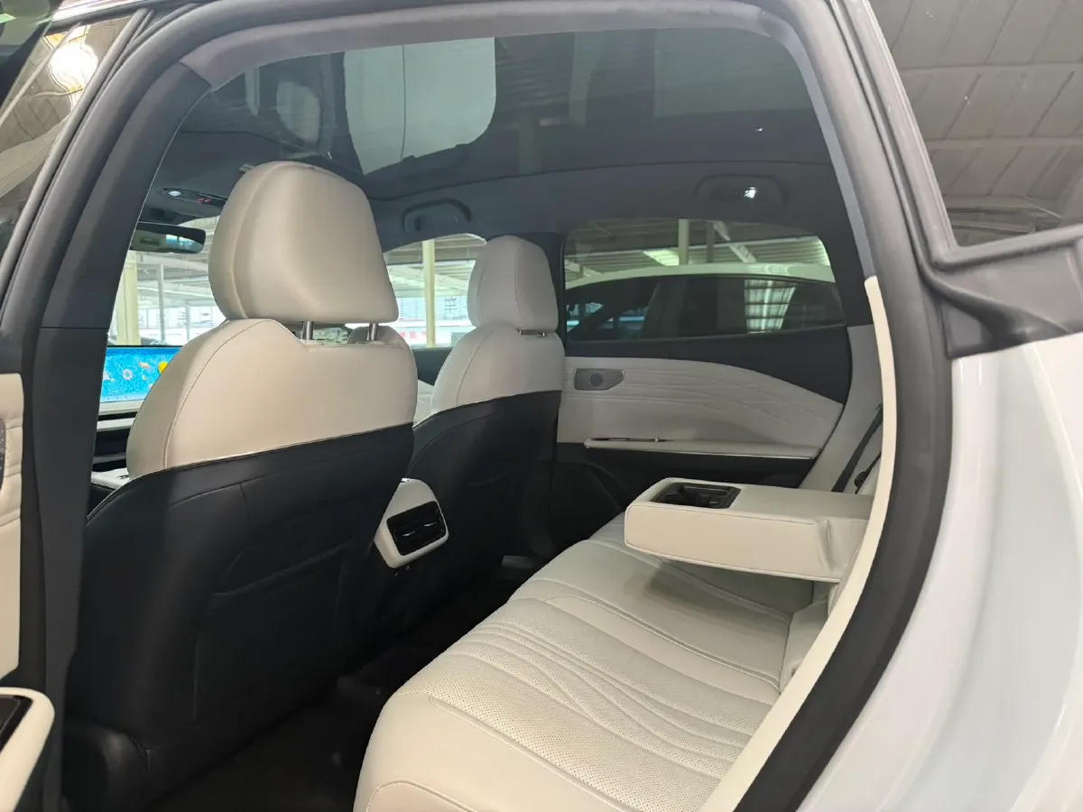 2024 Geely Galaxy E8 BEV 76KWH,autocango,china used car exporter,china ev exporter,chinese used car exporter,chinese used ev exporter