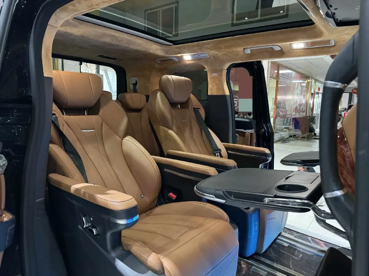 2023 HongQi HQ9 2.0T 252HP L4 8AT,autocango,china used car exporter,china ev exporter,chinese used car exporter,chinese used ev exporter