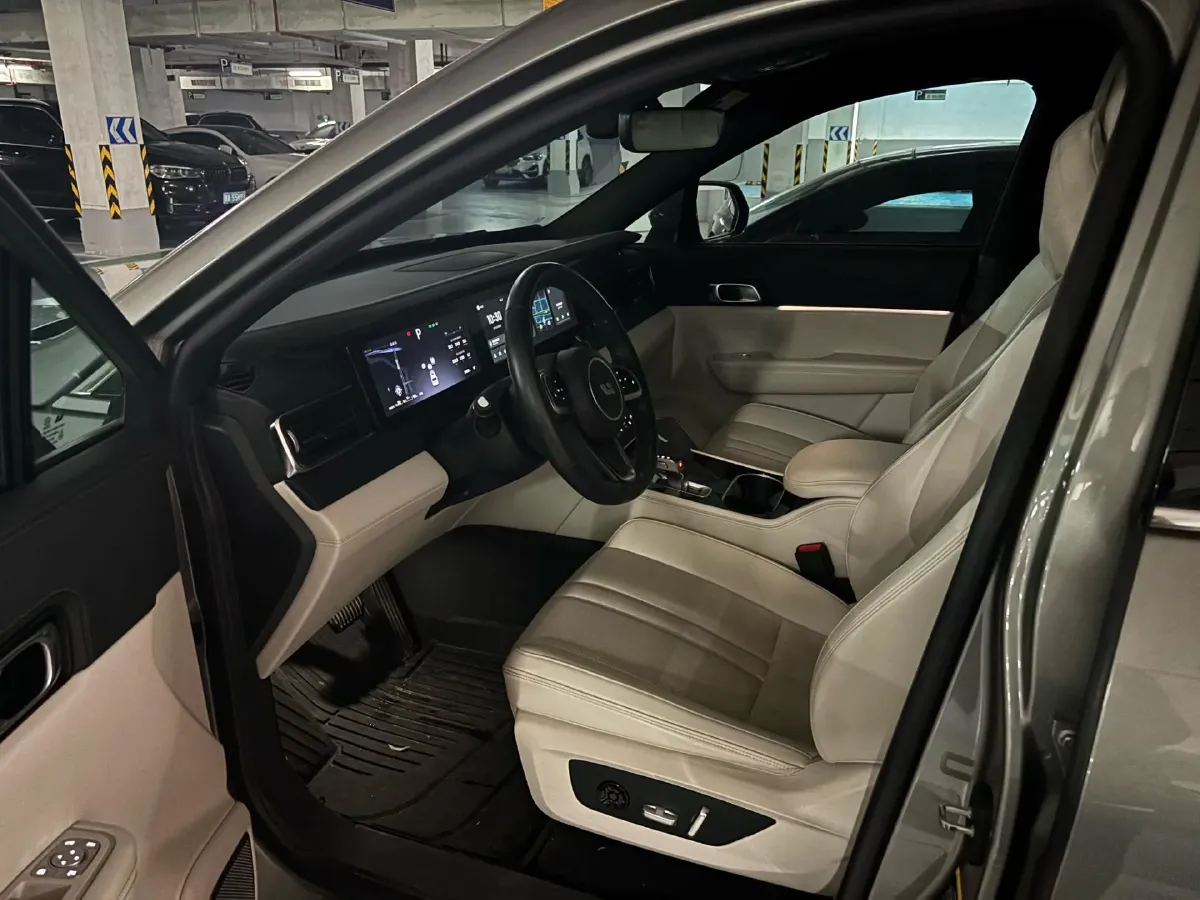 2020 Li ONE Range Extended 131HP REEV 40.5KWH,autocango,china used car exporter,china ev exporter,chinese used car exporter,chinese used ev exporter