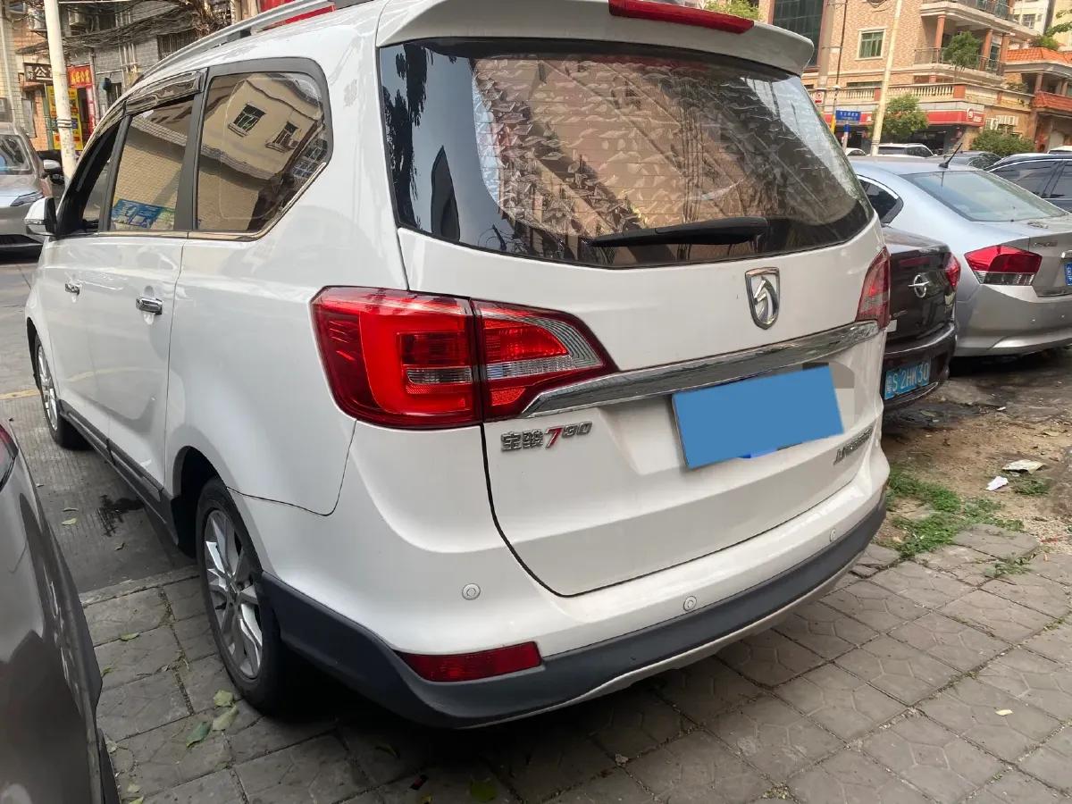 2016 BaoJun 730 1.5L 112HP L4 5MT,autocango,china used car exporter,china ev exporter,chinese used car exporter,chinese used ev exporter