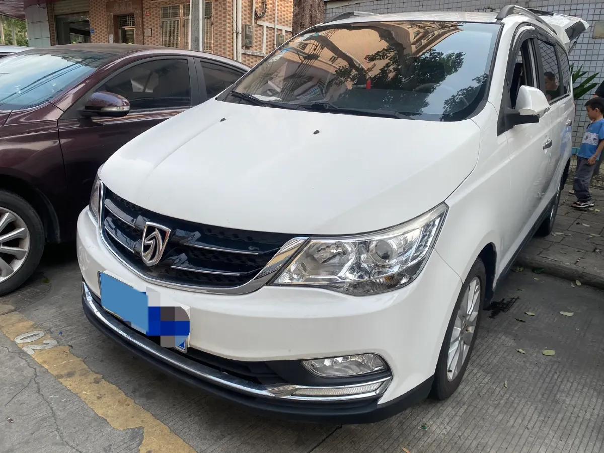2016 BaoJun 730 1.5L 112HP L4 5MT,autocango,china used car exporter,china ev exporter,chinese used car exporter,chinese used ev exporter