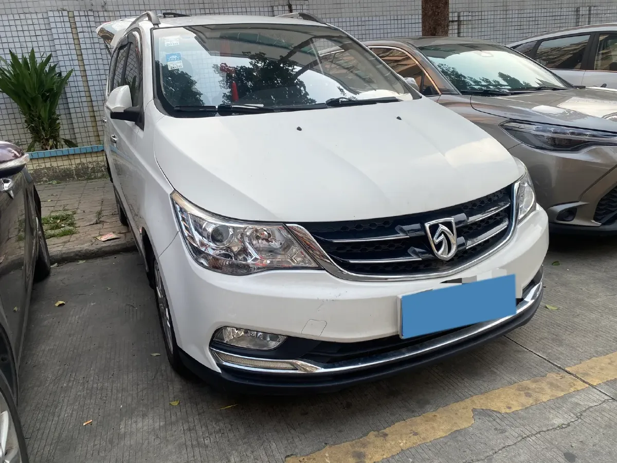 2016 BaoJun 730 1.5L 112HP L4 5MT,autocango,china used car exporter,china ev exporter,chinese used car exporter,chinese used ev exporter