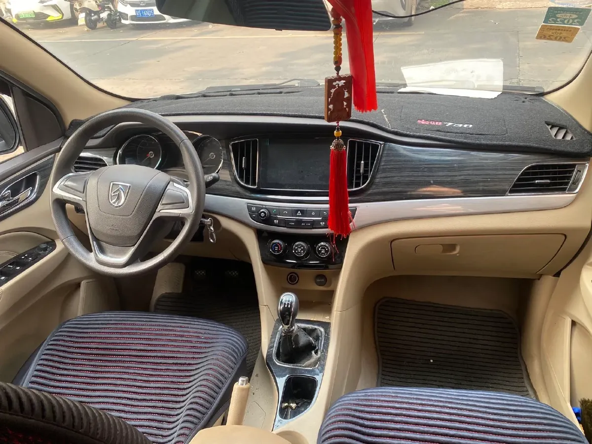 2016 BaoJun 730 1.5L 112HP L4 5MT,autocango,china used car exporter,china ev exporter,chinese used car exporter,chinese used ev exporter