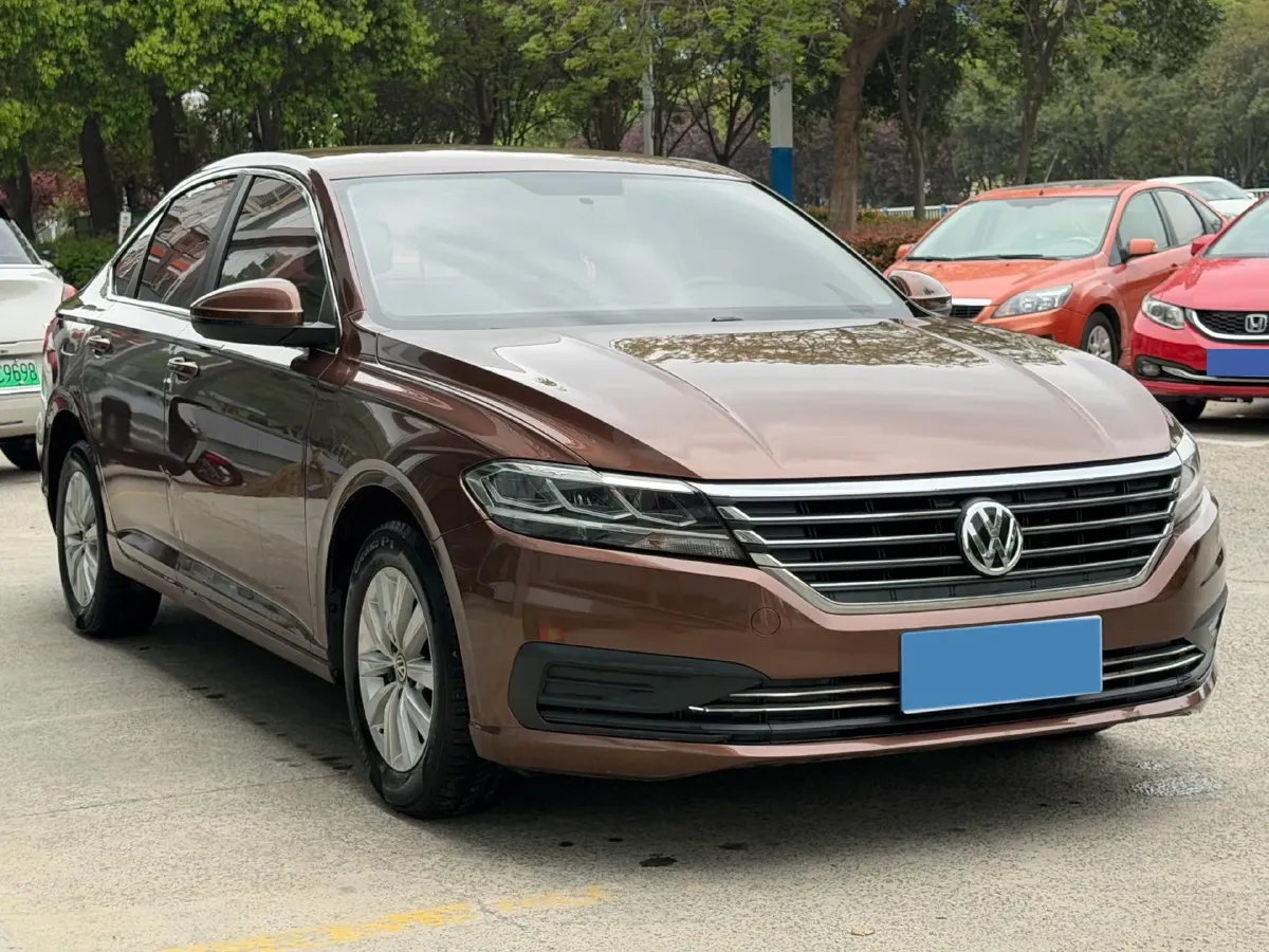 2018 Landwind XiaoYao 1.5T 163HP L4 CVT,autocango,china used car exporter,china ev exporter,chinese used car exporter,chinese used ev exporter