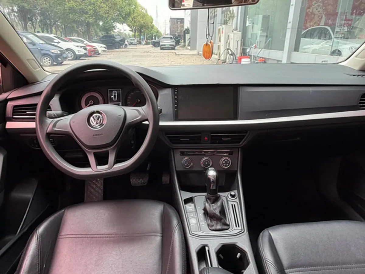 2018 Landwind XiaoYao 1.5T 163HP L4 CVT,autocango,china used car exporter,china ev exporter,chinese used car exporter,chinese used ev exporter