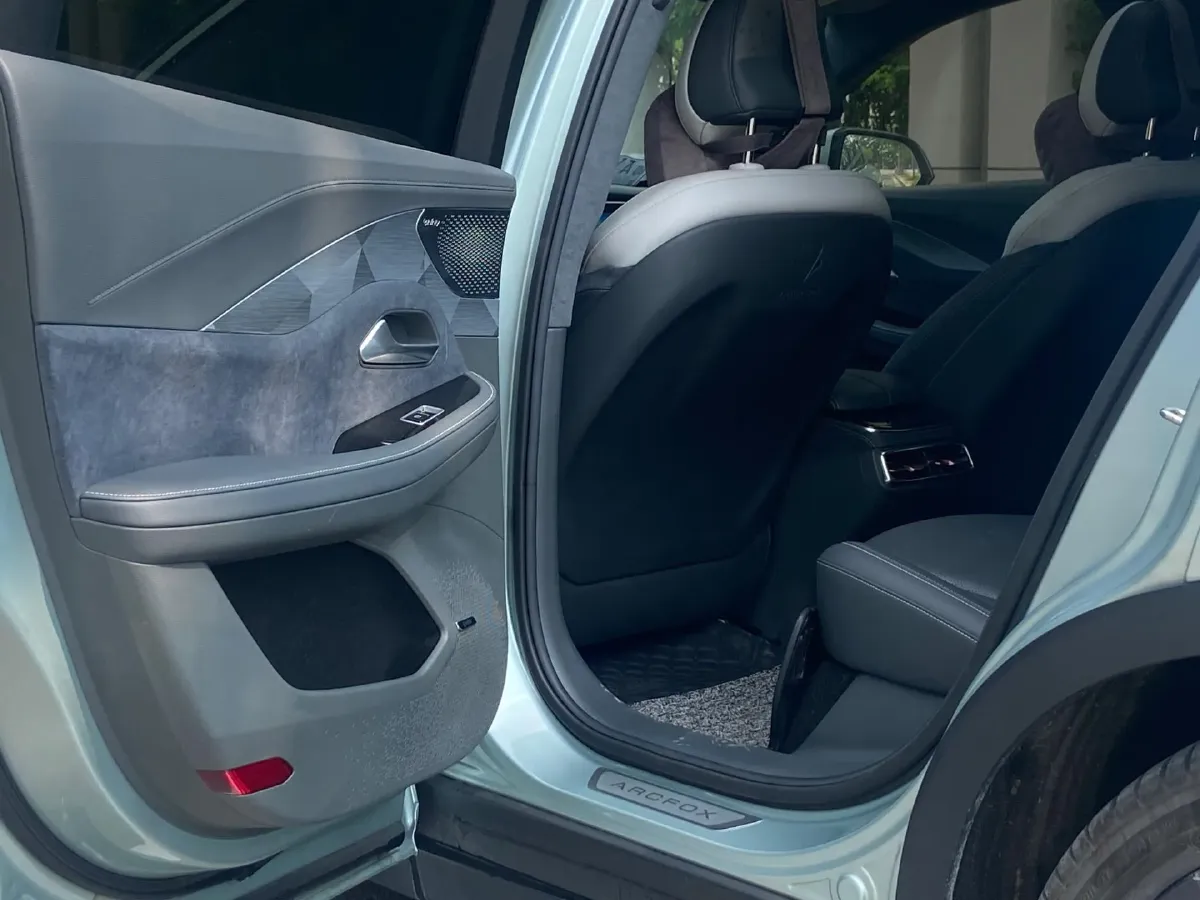 2021 DS 9 1.6T 215HP L4 8AT,autocango,china used car exporter,china ev exporter,chinese used car exporter,chinese used ev exporter