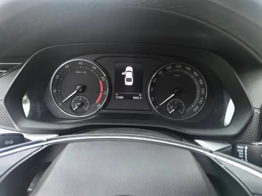 2022 Skoda Octavia 1.4T 150HP L4 7DCT,autocango,china used car exporter,china ev exporter,chinese used car exporter,chinese used ev exporter