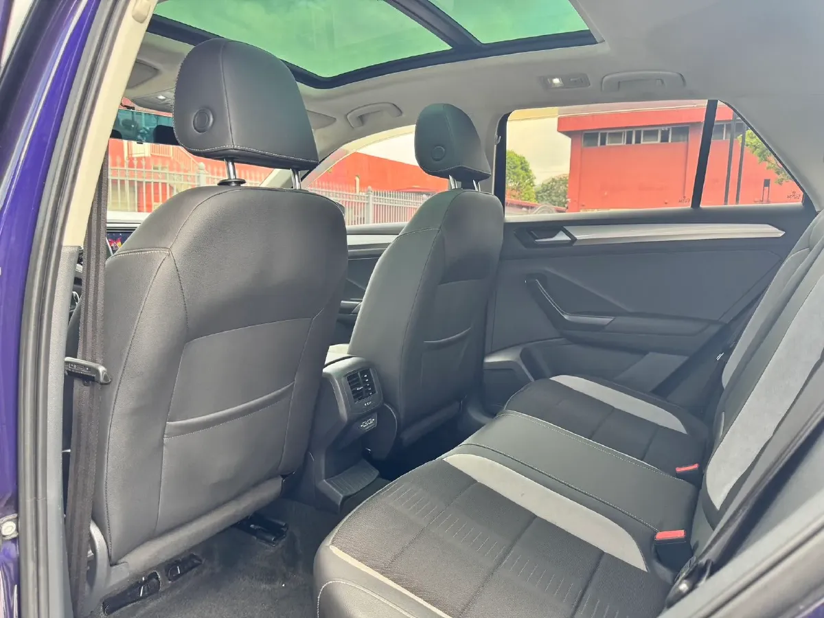 2019 Volkswagen T-Roc 1.4T 131HP L4 7DCT,autocango,china used car exporter,china ev exporter,chinese used car exporter,chinese used ev exporter