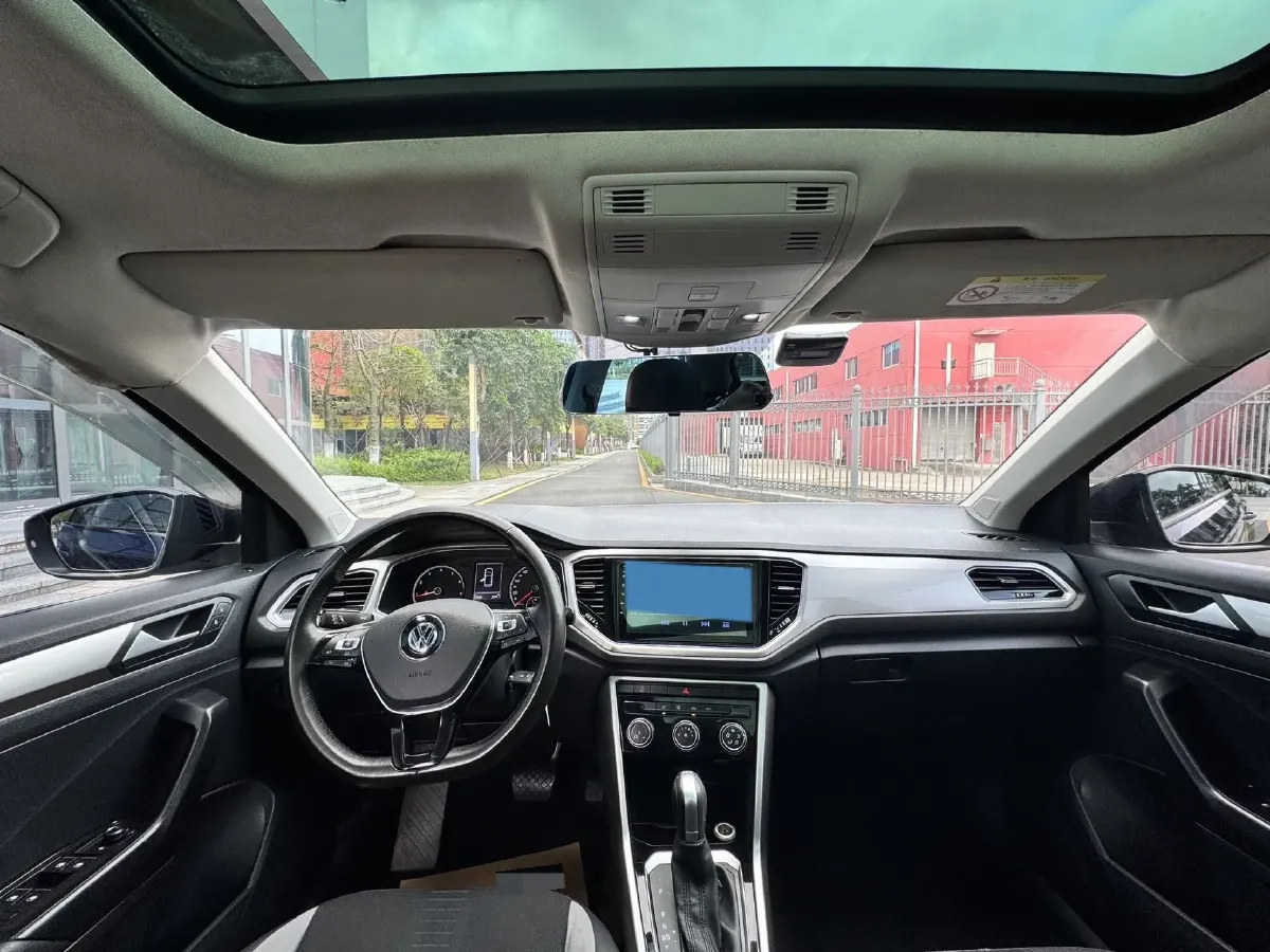 2019 Volkswagen T-Roc 1.4T 131HP L4 7DCT,autocango,china used car exporter,china ev exporter,chinese used car exporter,chinese used ev exporter