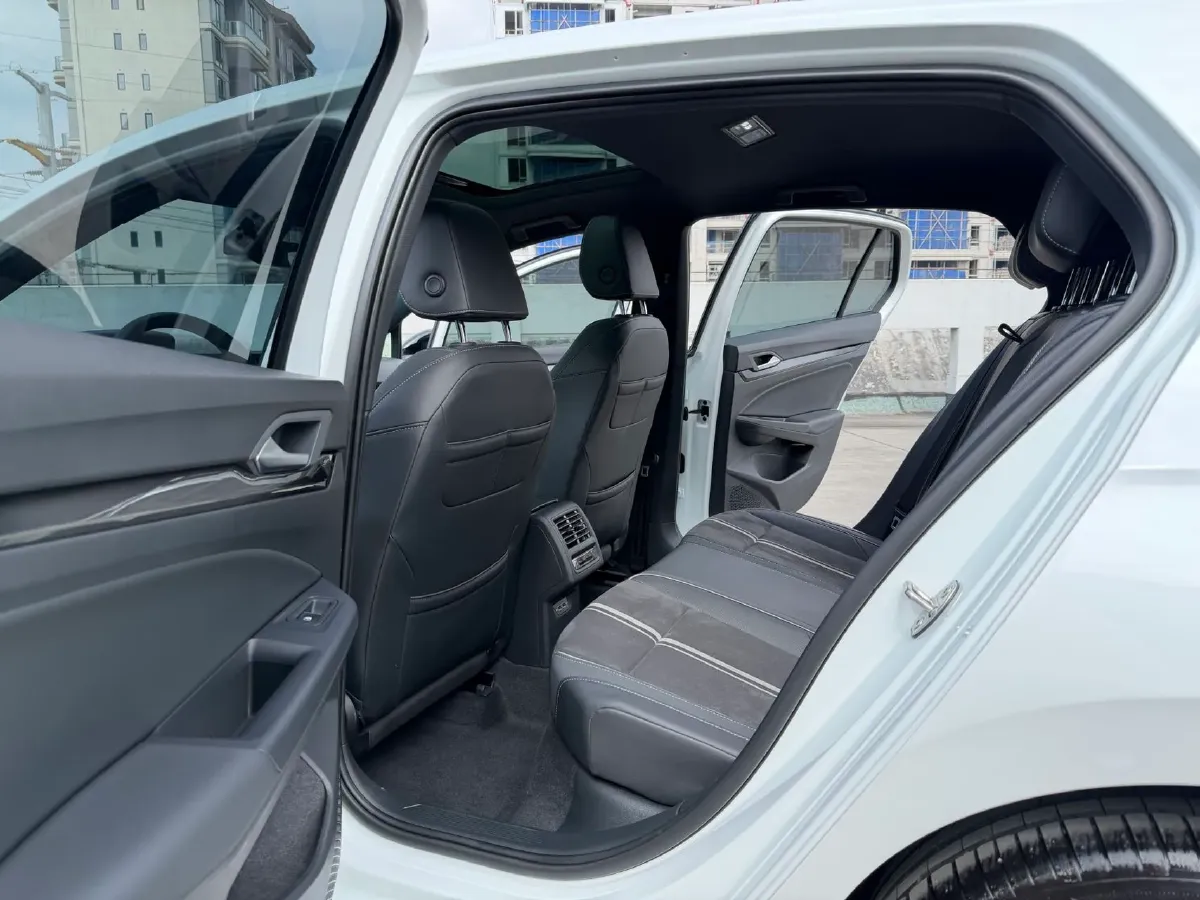 2023 Volkswagen Golf 1.4T 150HP L4 7DCT,autocango,china used car exporter,china ev exporter,chinese used car exporter,chinese used ev exporter