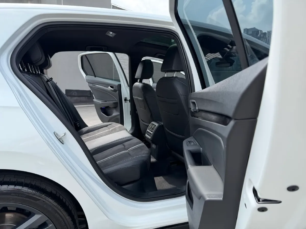 2023 Volkswagen Golf 1.4T 150HP L4 7DCT,autocango,china used car exporter,china ev exporter,chinese used car exporter,chinese used ev exporter