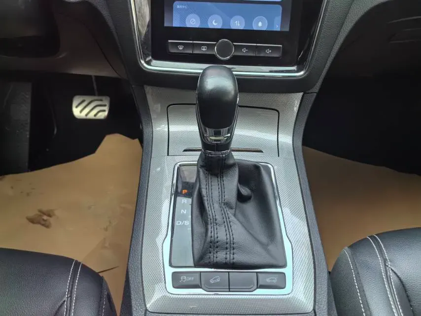 2020 Roewe RX5 1.5T 169HP L4 7DCT,autocango,china used car exporter,china ev exporter,chinese used car exporter,chinese used ev exporter