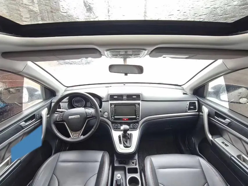 2019 Haval M6 1.5T 150HP L4 7DCT,autocango,china used car exporter,china ev exporter,chinese used car exporter,chinese used ev exporter