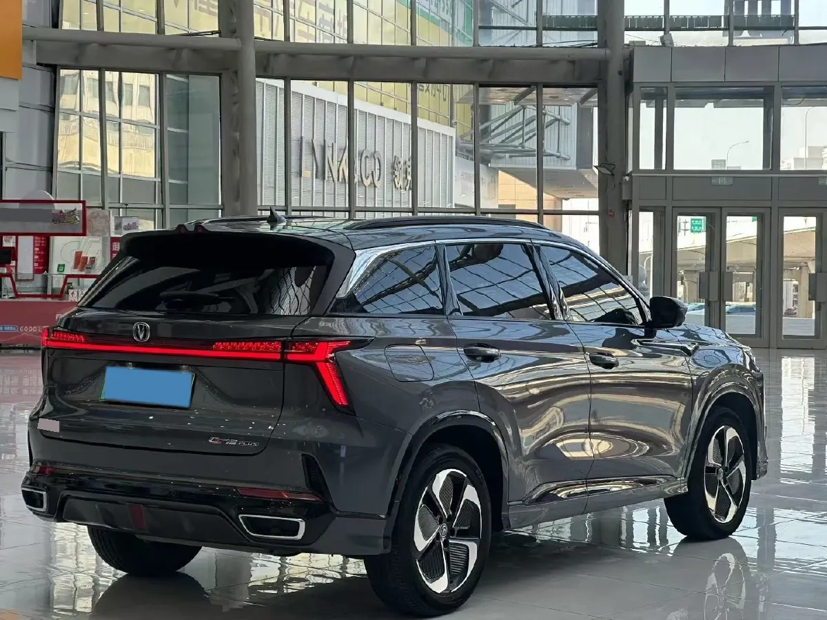 2023 ChangAn CS75 Plus iDD 1.5T 170HP L4 6TCT PHEV 28.39KWH,autocango,china used car exporter,china ev exporter,chinese used car exporter,chinese used ev exporter