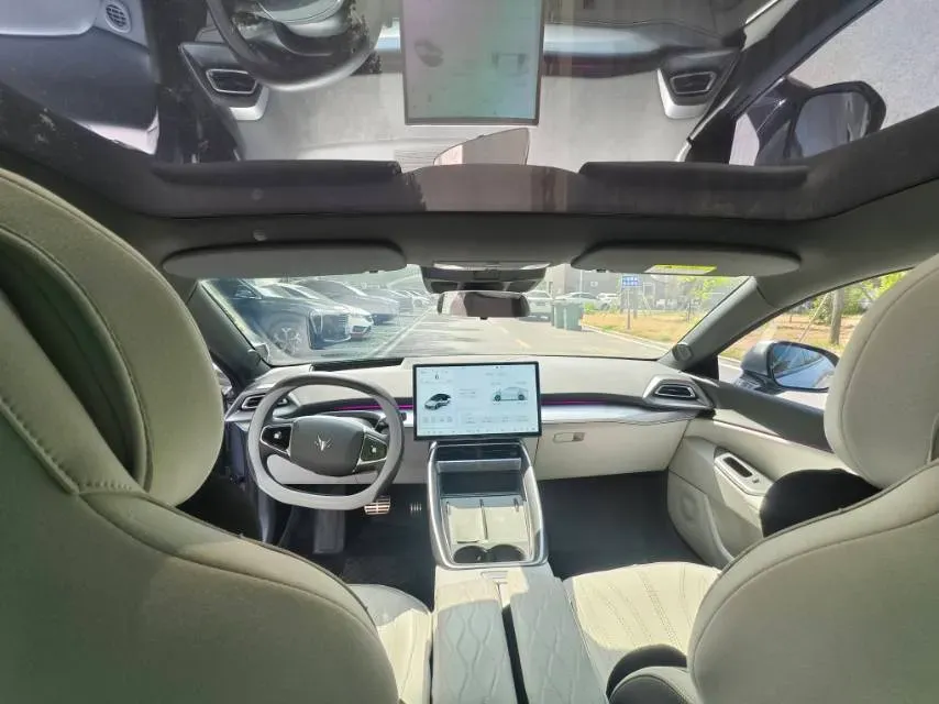 2024 ARCFOX αT5 BEV 79.2KWH,autocango,china used car exporter,china ev exporter,chinese used car exporter,chinese used ev exporter