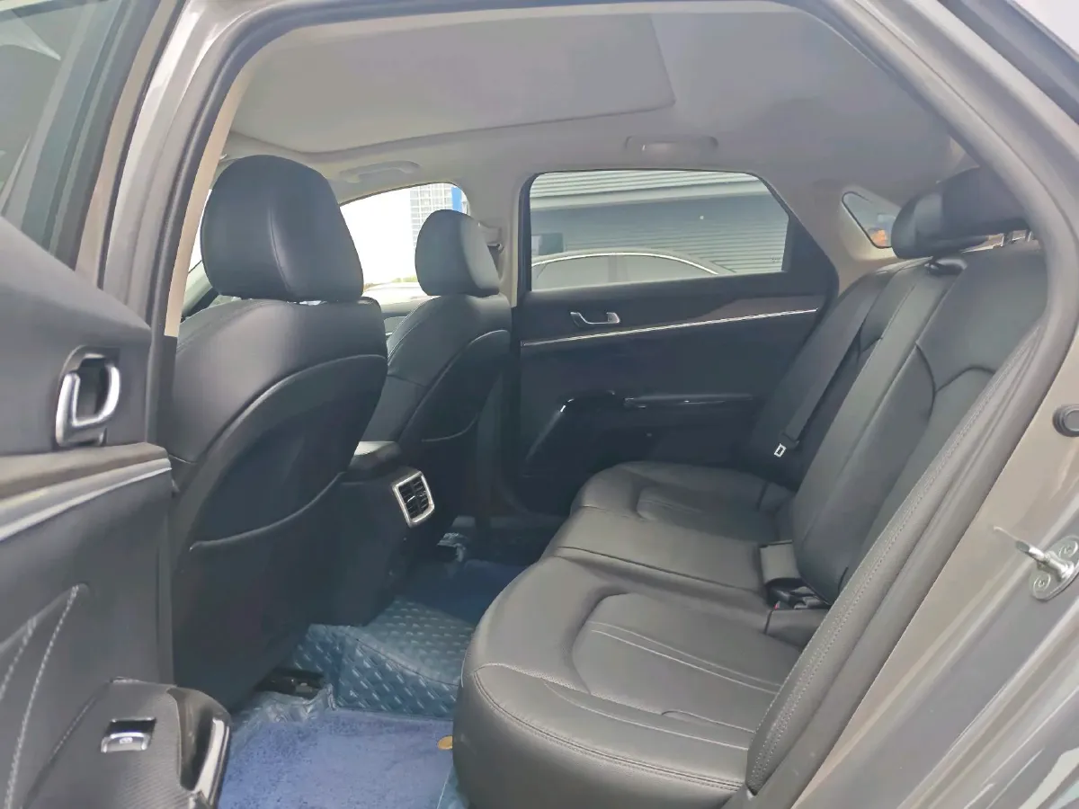 2021 Kia K5 2.0T 240HP L4 8AT,autocango,china used car exporter,china ev exporter,chinese used car exporter,chinese used ev exporter