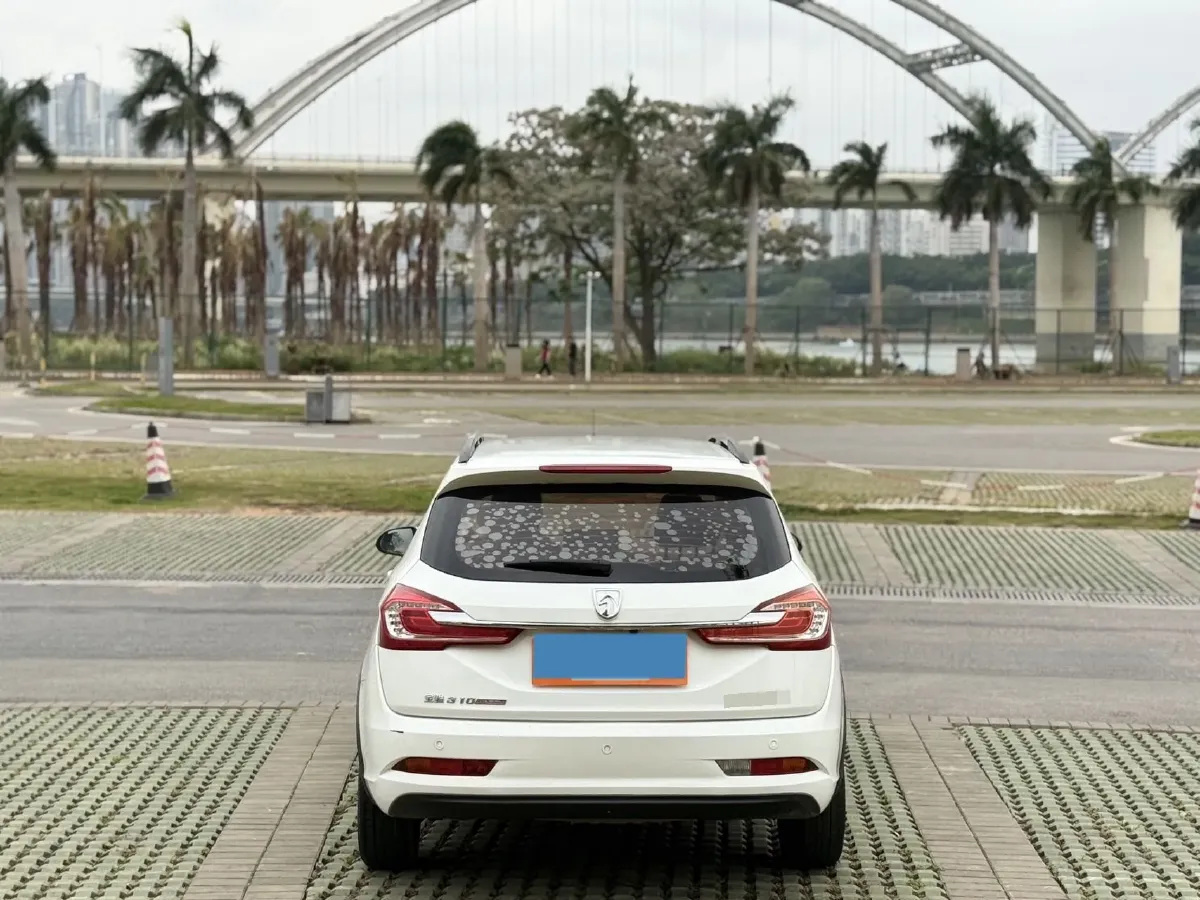 2017 BaoJun 310 1.5L 112HP L4 6MT,autocango,china used car exporter,china ev exporter,chinese used car exporter,chinese used ev exporter