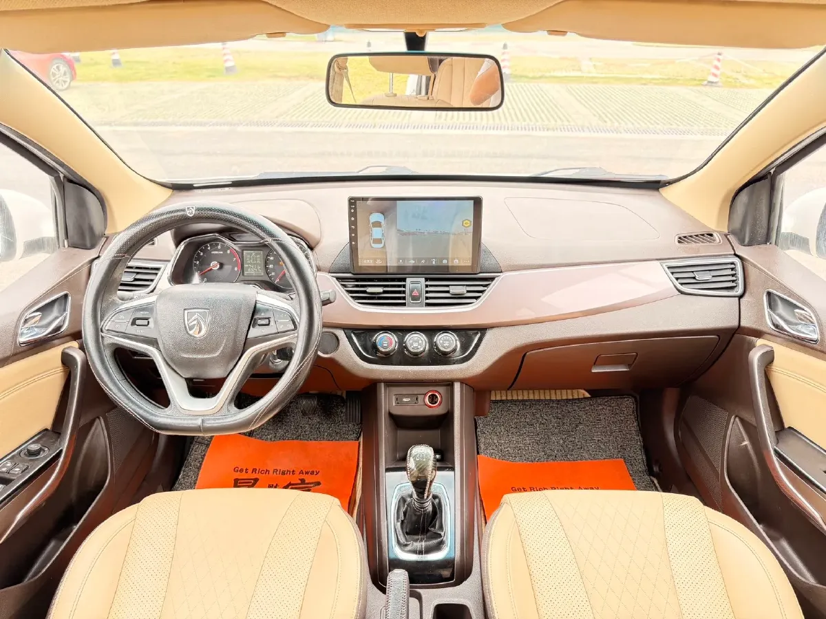 2017 BaoJun 310 1.5L 112HP L4 6MT,autocango,china used car exporter,china ev exporter,chinese used car exporter,chinese used ev exporter