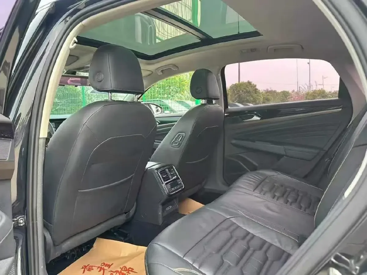 2019 Volvo V40 1.5T 152HP L4 6AT,autocango,china used car exporter,china ev exporter,chinese used car exporter,chinese used ev exporter