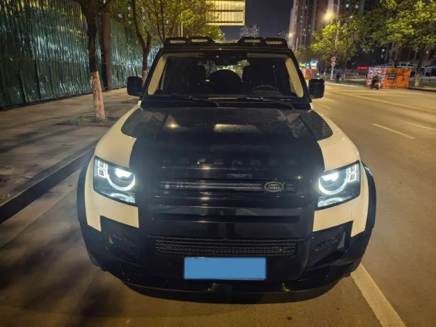 2024 Land Rover Defender 3.0T 400HP L6 8AT,autocango,china used car exporter,china ev exporter,chinese used car exporter,chinese used ev exporter