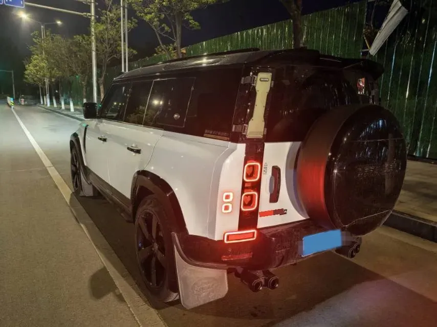 2024 Land Rover Defender 3.0T 400HP L6 8AT,autocango,china used car exporter,china ev exporter,chinese used car exporter,chinese used ev exporter