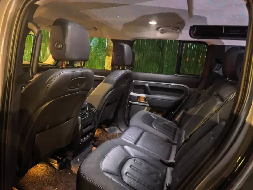 2024 Land Rover Defender 3.0T 400HP L6 8AT,autocango,china used car exporter,china ev exporter,chinese used car exporter,chinese used ev exporter