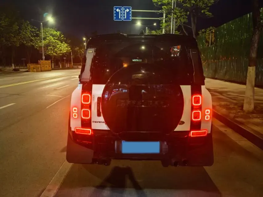 2024 Land Rover Defender 3.0T 400HP L6 8AT,autocango,china used car exporter,china ev exporter,chinese used car exporter,chinese used ev exporter