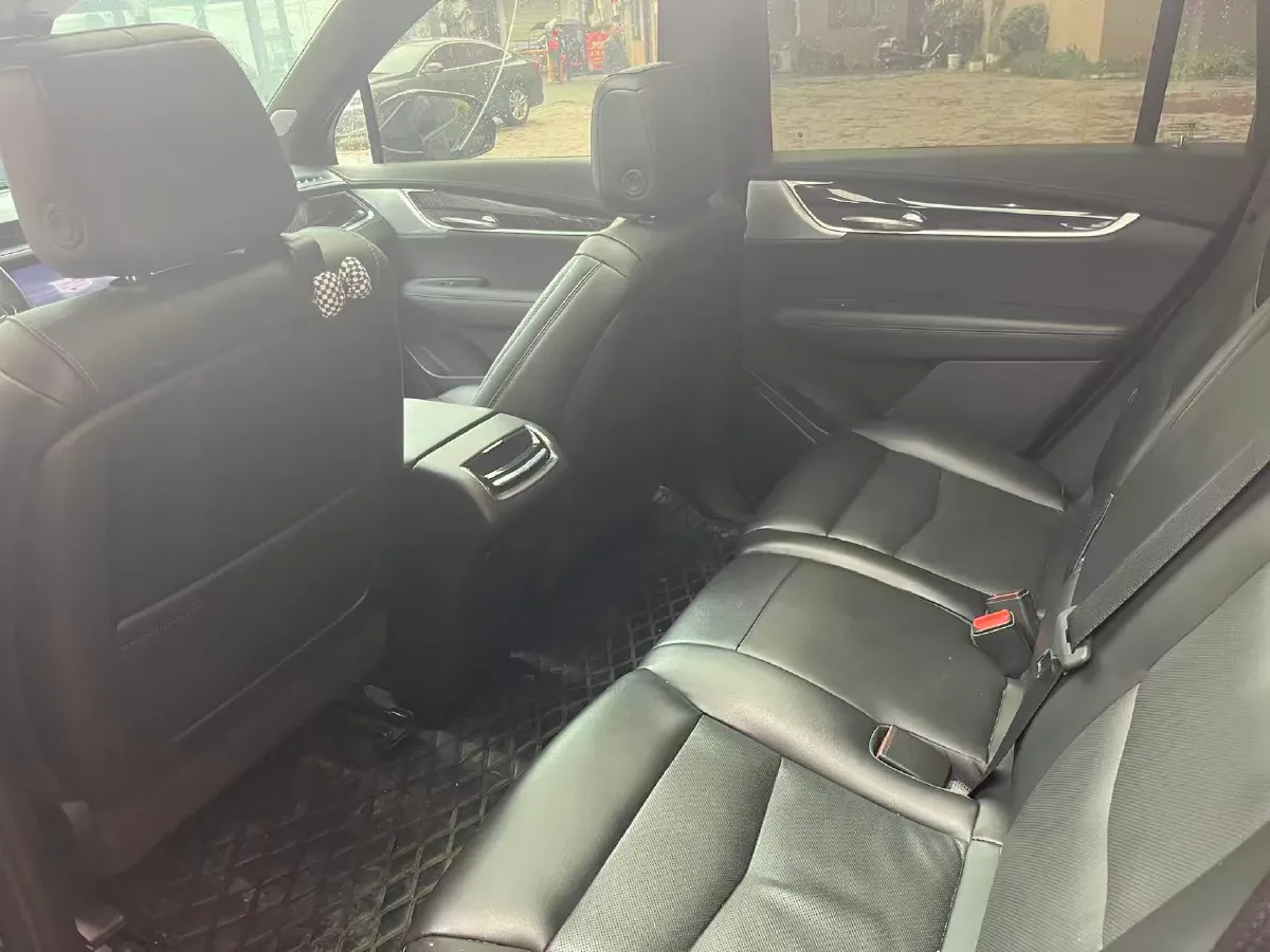 2022 Cadillac XT6 2.0T 237HP L4 9AT,autocango,china used car exporter,china ev exporter,chinese used car exporter,chinese used ev exporter