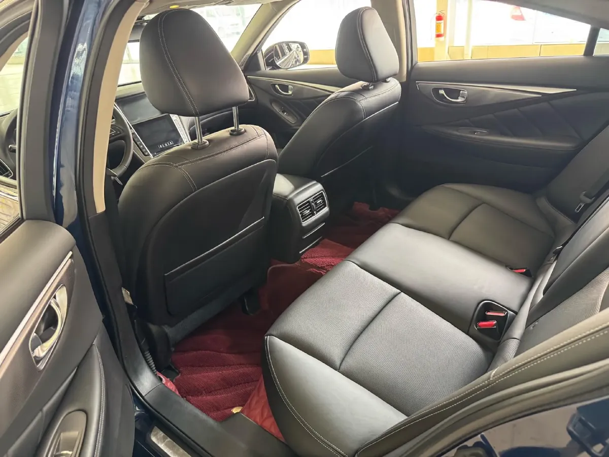 2018 Jeep Grand Commander 2.0T 265HP L4 9AT,autocango,china used car exporter,china ev exporter,chinese used car exporter,chinese used ev exporter