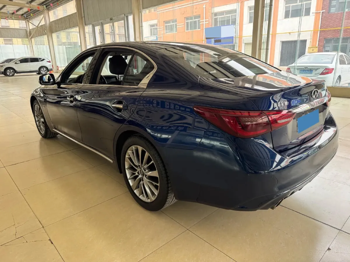 2018 Jeep Grand Commander 2.0T 265HP L4 9AT,autocango,china used car exporter,china ev exporter,chinese used car exporter,chinese used ev exporter