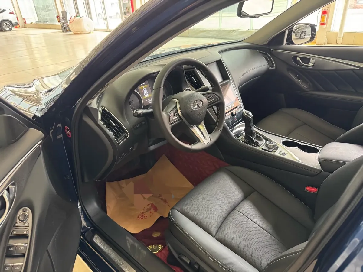 2018 Jeep Grand Commander 2.0T 265HP L4 9AT,autocango,china used car exporter,china ev exporter,chinese used car exporter,chinese used ev exporter