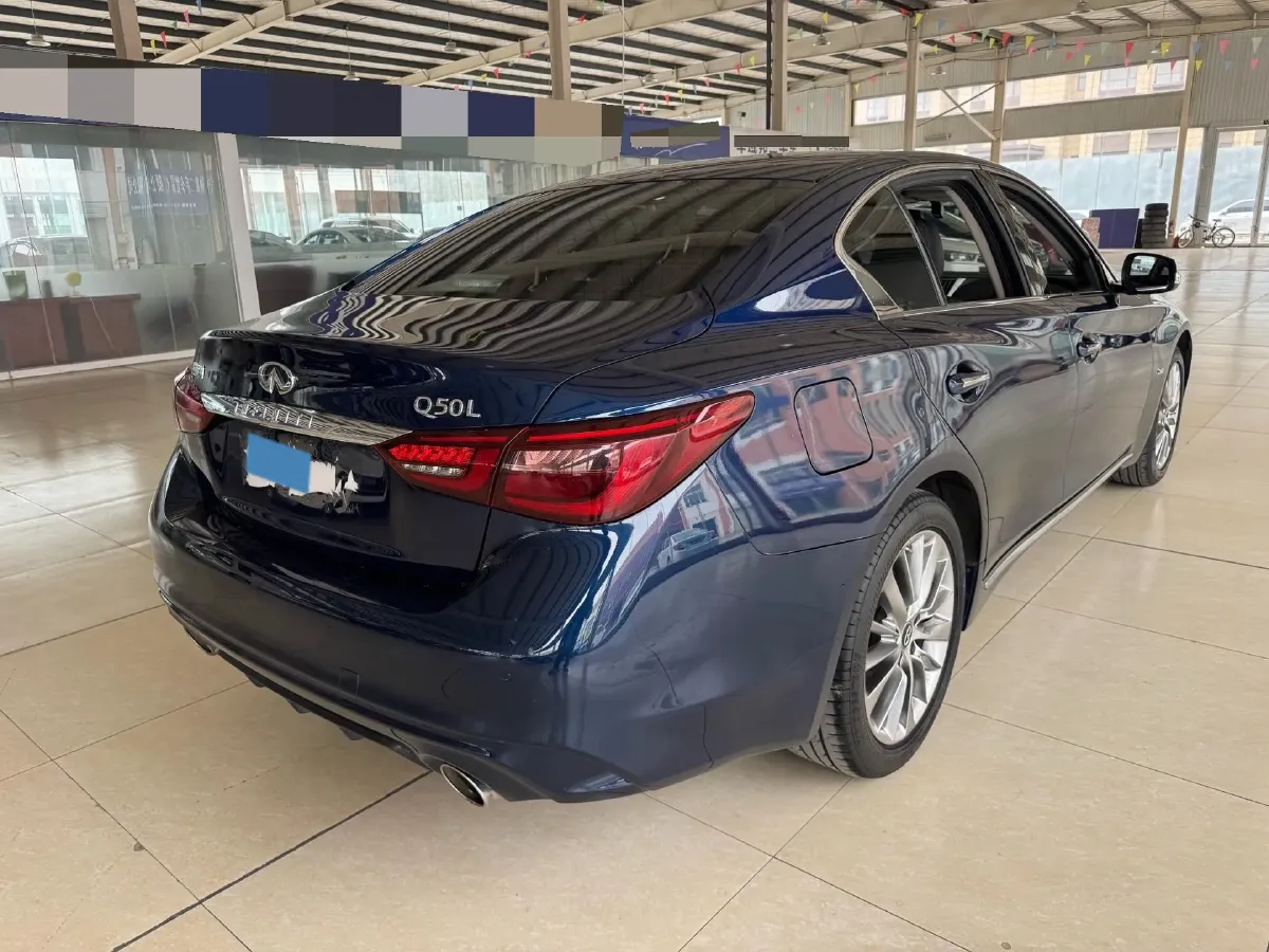 2018 Jeep Grand Commander 2.0T 265HP L4 9AT,autocango,china used car exporter,china ev exporter,chinese used car exporter,chinese used ev exporter