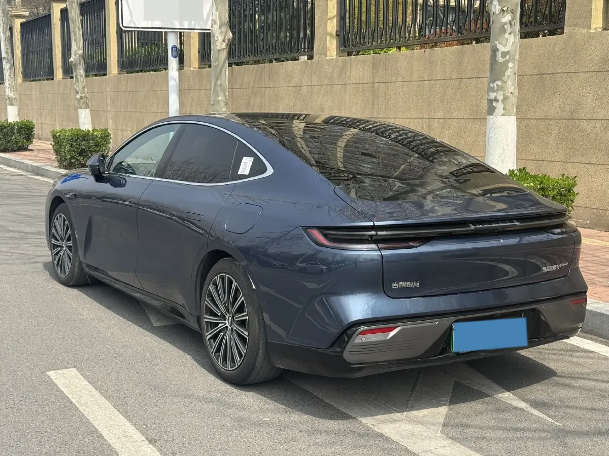 2025 Geely Galaxy Starshine 8 1.5T 163HP L4 3DHT PHEV 27.69KWH,autocango,china used car exporter,china ev exporter,chinese used car exporter,chinese used ev exporter