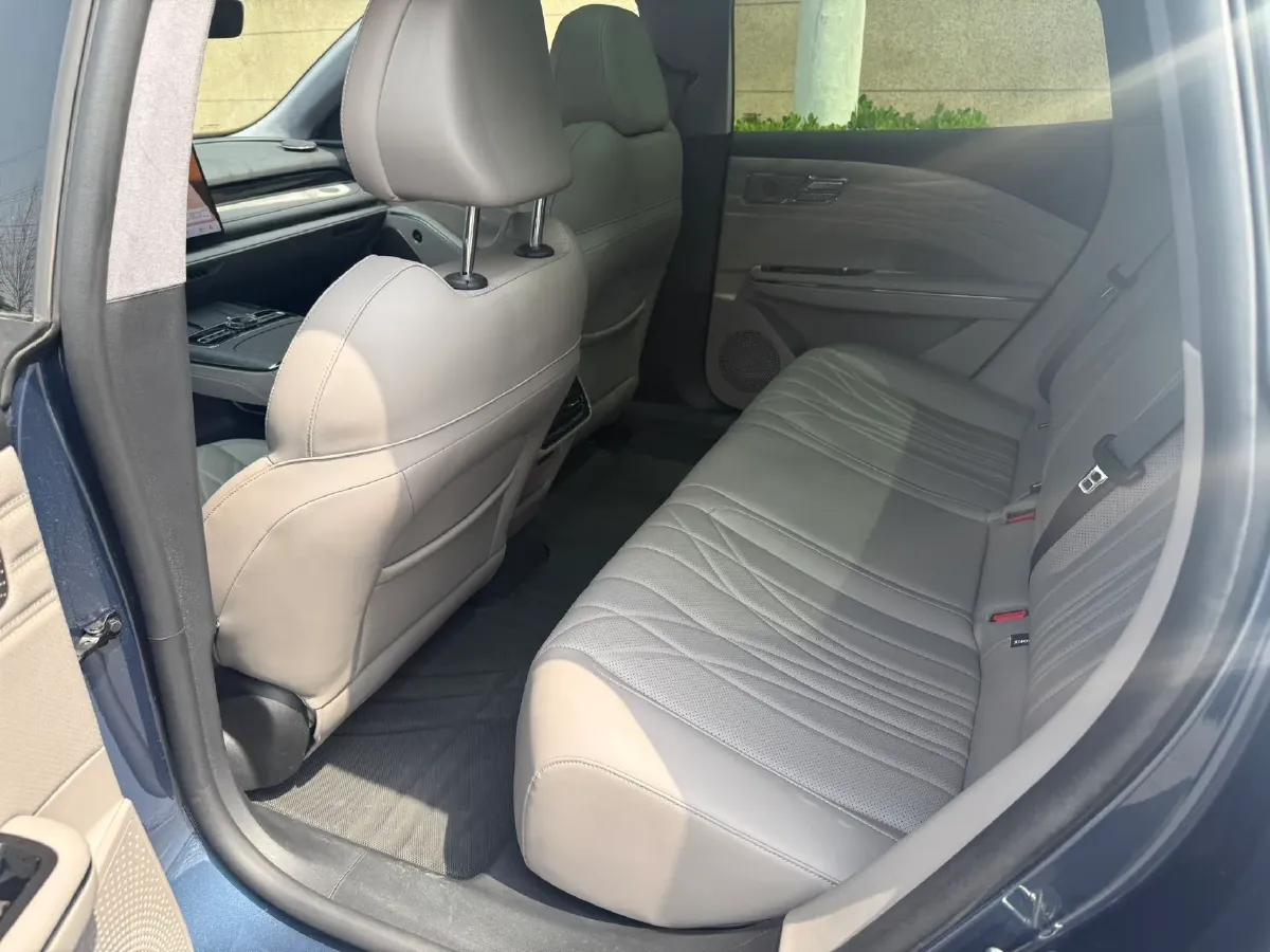 2025 Geely Galaxy Starshine 8 1.5T 163HP L4 3DHT PHEV 27.69KWH,autocango,china used car exporter,china ev exporter,chinese used car exporter,chinese used ev exporter