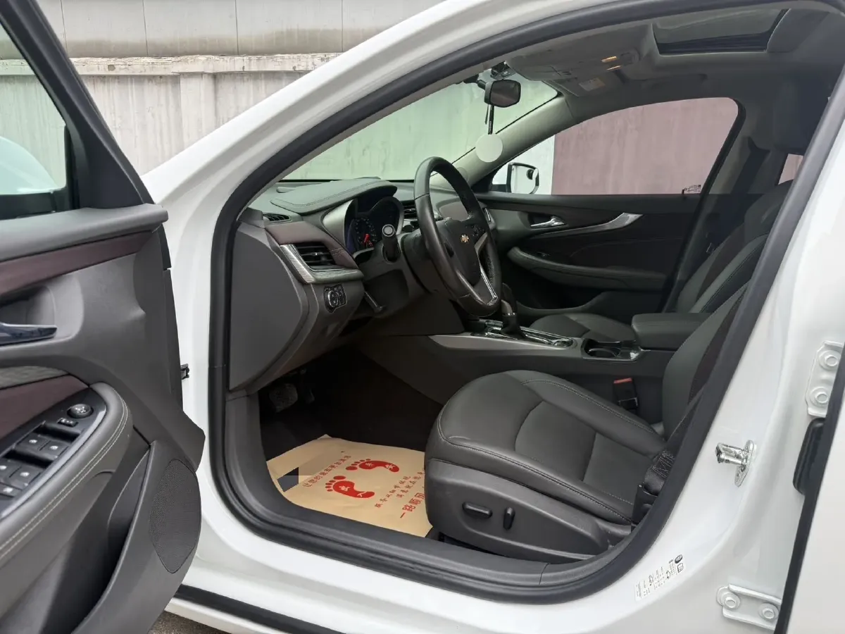 2018 Chevrolet Malibu 1.5T 170HP L4 6AT,autocango,china used car exporter,china ev exporter,chinese used car exporter,chinese used ev exporter