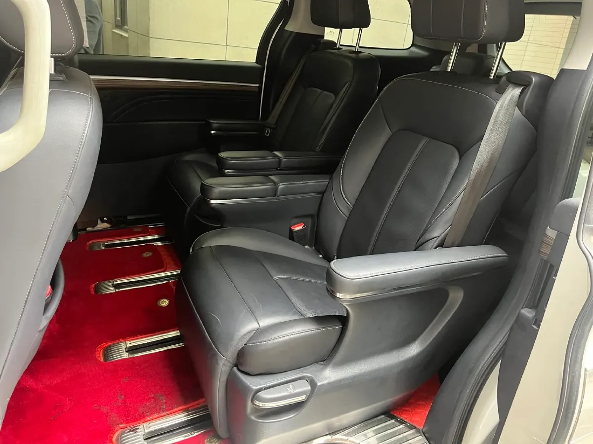 2021 GAC Trumpchi M8 2.0T 252HP L4 8AT,autocango,china used car exporter,china ev exporter,chinese used car exporter,chinese used ev exporter