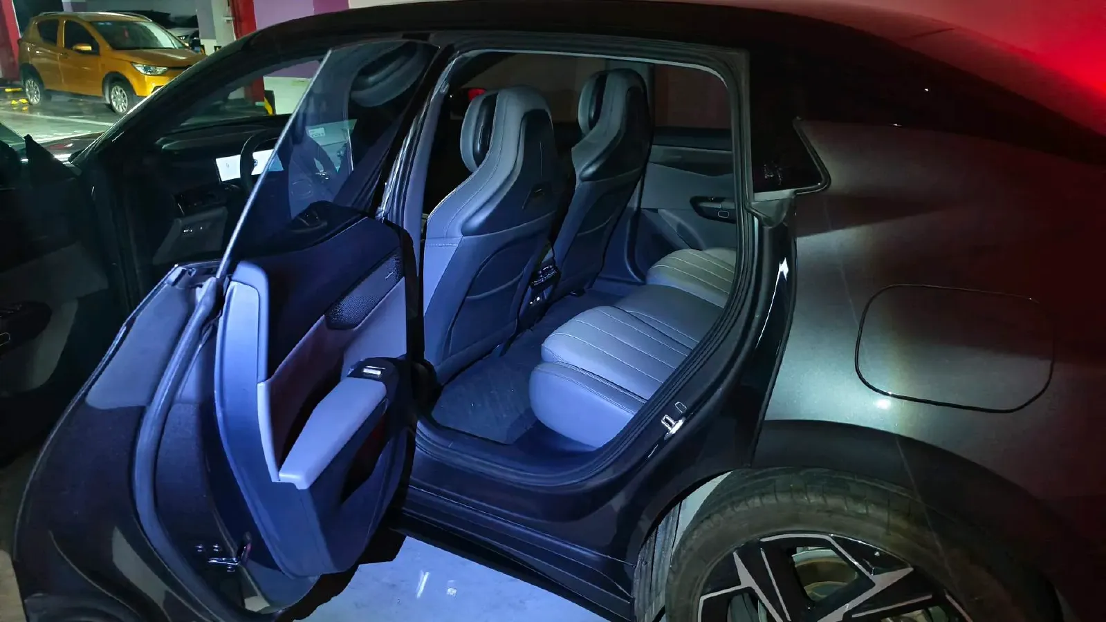 2024 LYNK&CO 07 EM-P 1.5T 163HP L4 3DHT PHEV 18.99KWH,autocango,china used car exporter,china ev exporter,chinese used car exporter,chinese used ev exporter