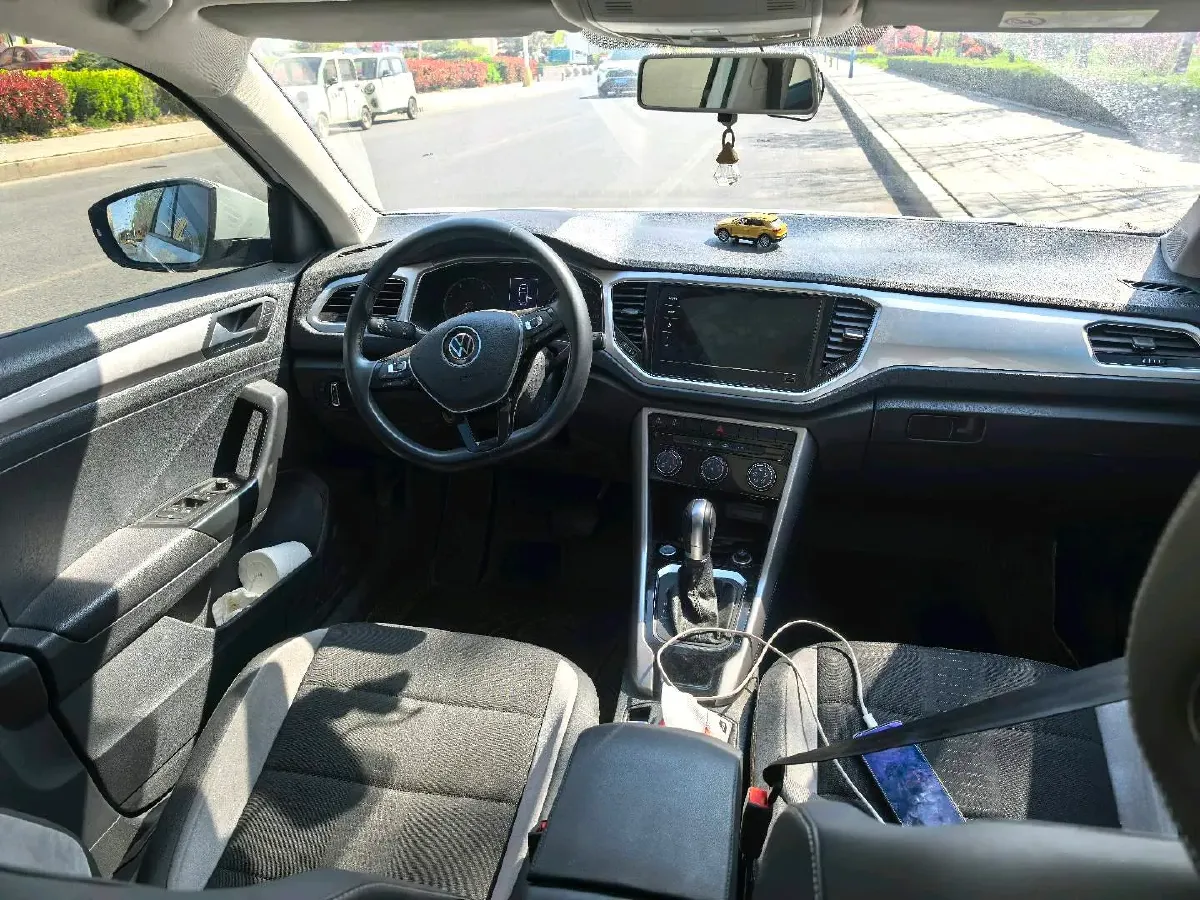 2022 Volkswagen T-Roc 1.4T 150HP L4 7DCT,autocango,china used car exporter,china ev exporter,chinese used car exporter,chinese used ev exporter