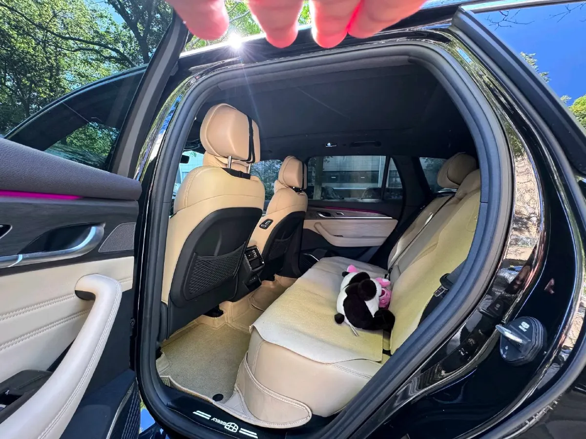 2025 Geely Monjaro 2.0T 238HP L4 8AT,autocango,china used car exporter,china ev exporter,chinese used car exporter,chinese used ev exporter