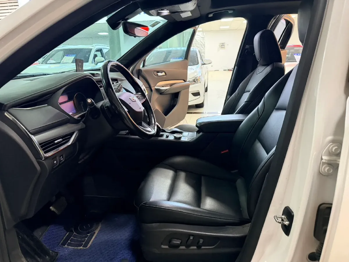 2020 Cadillac XT4 2.0T 241HP L4 9AT,autocango,china used car exporter,china ev exporter,chinese used car exporter,chinese used ev exporter