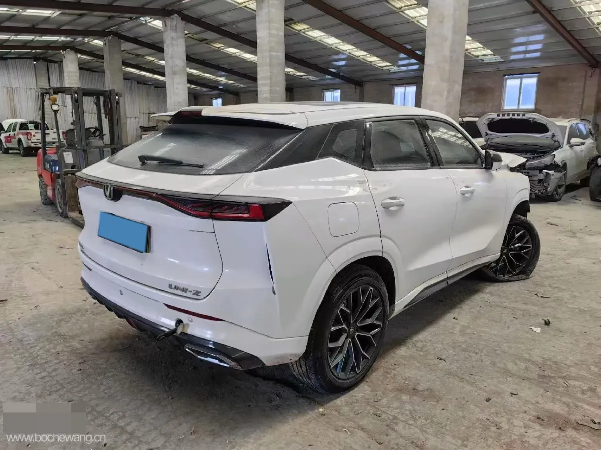 2025 ChangAn UNI-Z 1.5L 98HP L4 E-CVT PHEV 18.4KWH,autocango,china used car exporter,china ev exporter,chinese used car exporter,chinese used ev exporter