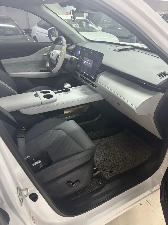 2025 ChangAn UNI-Z 1.5L 98HP L4 E-CVT PHEV 18.4KWH,autocango,china used car exporter,china ev exporter,chinese used car exporter,chinese used ev exporter