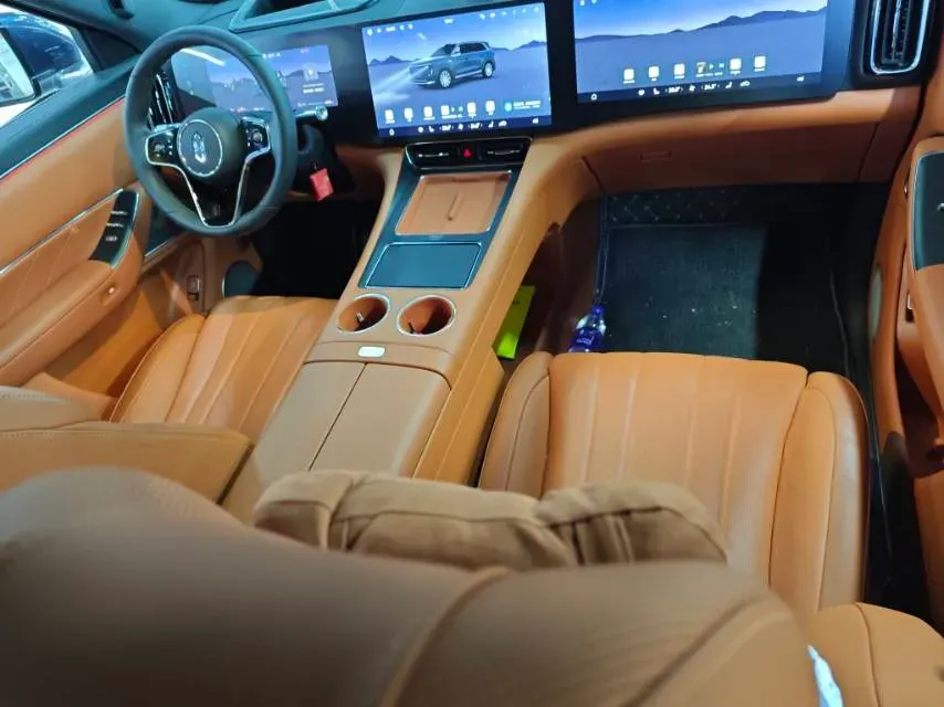 2025 AITO AITO M8 REEV 160HP REEV 53.4KWH,autocango,china used car exporter,china ev exporter,chinese used car exporter,chinese used ev exporter