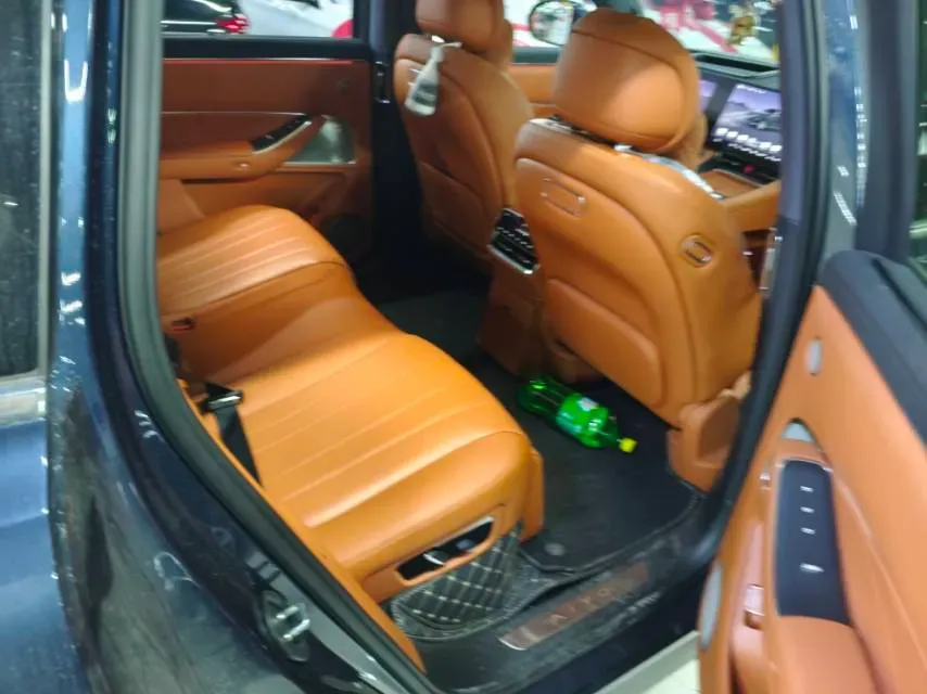 2025 AITO AITO M8 REEV 160HP REEV 53.4KWH,autocango,china used car exporter,china ev exporter,chinese used car exporter,chinese used ev exporter