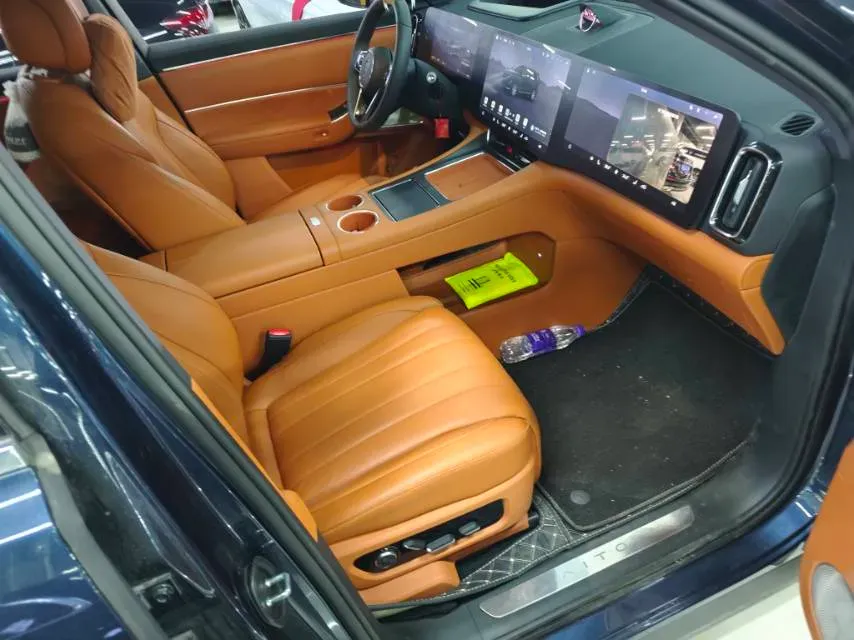 2025 AITO AITO M8 REEV 160HP REEV 53.4KWH,autocango,china used car exporter,china ev exporter,chinese used car exporter,chinese used ev exporter