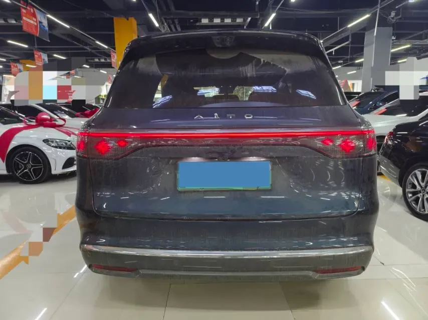 2025 AITO AITO M8 REEV 160HP REEV 53.4KWH,autocango,china used car exporter,china ev exporter,chinese used car exporter,chinese used ev exporter